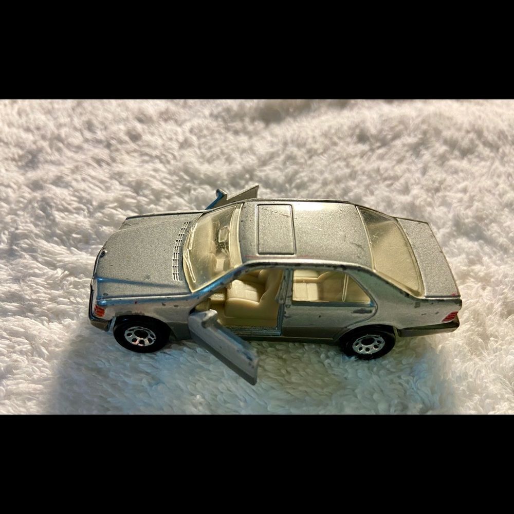 Matchbox Mercedes Benz 600 SEL Gray 1992.
